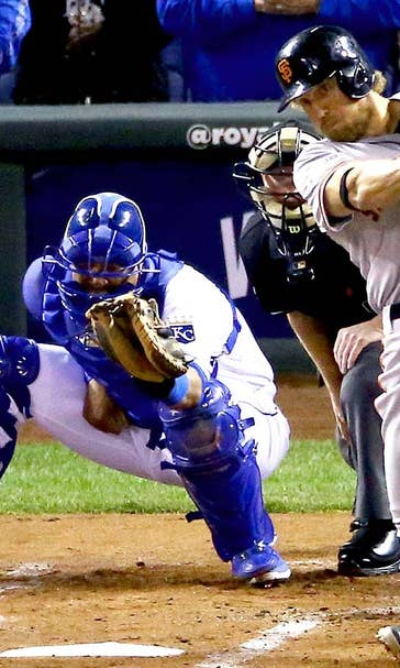 Pence's 2-run homer provides early spark for Giants in Game 1